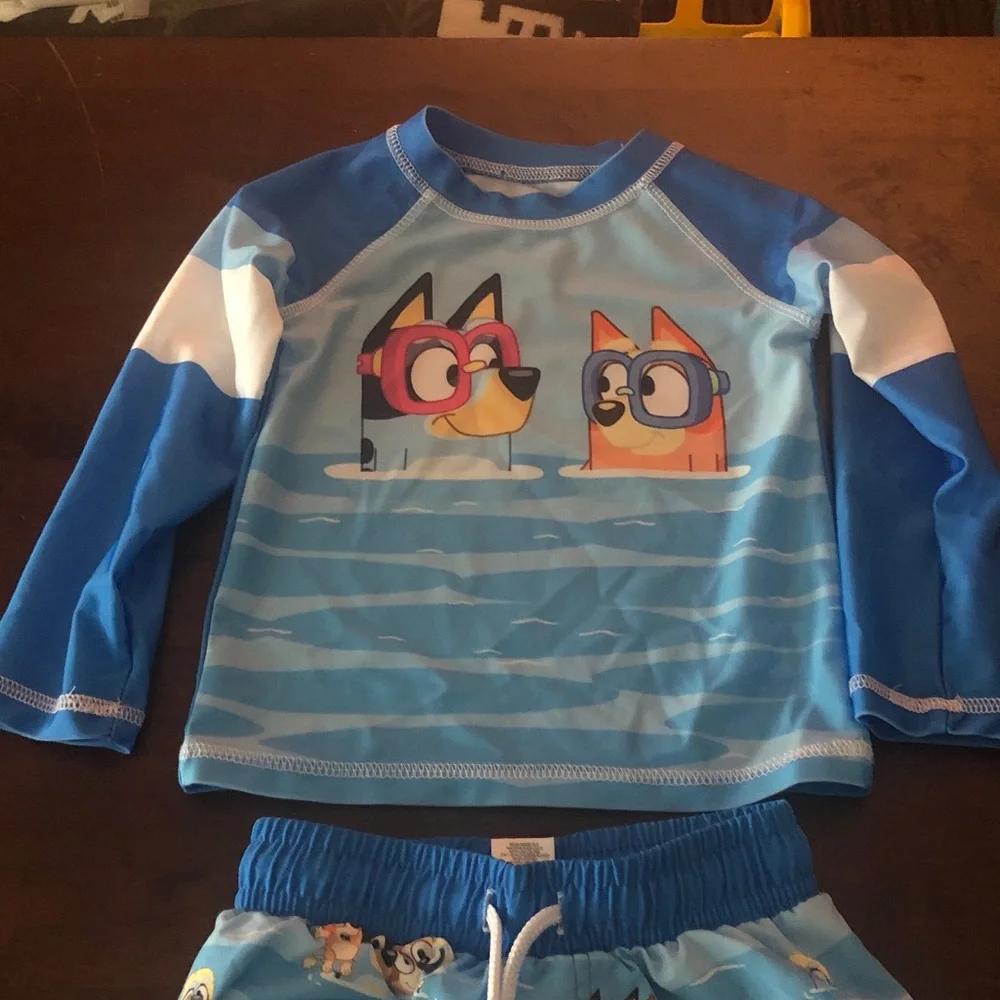 👰🏻‍♀️ Bluey 2T Long Sleeve Swim Top & Swim Trunks